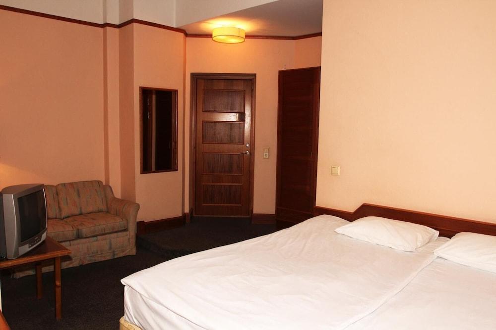 Hotel Victoria Pärnu Eksteriør billede